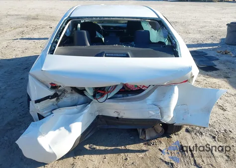 2019 Toyota Corolla Le z USA, uszkodzony, nr VIN 5YFBURHE8KP884098